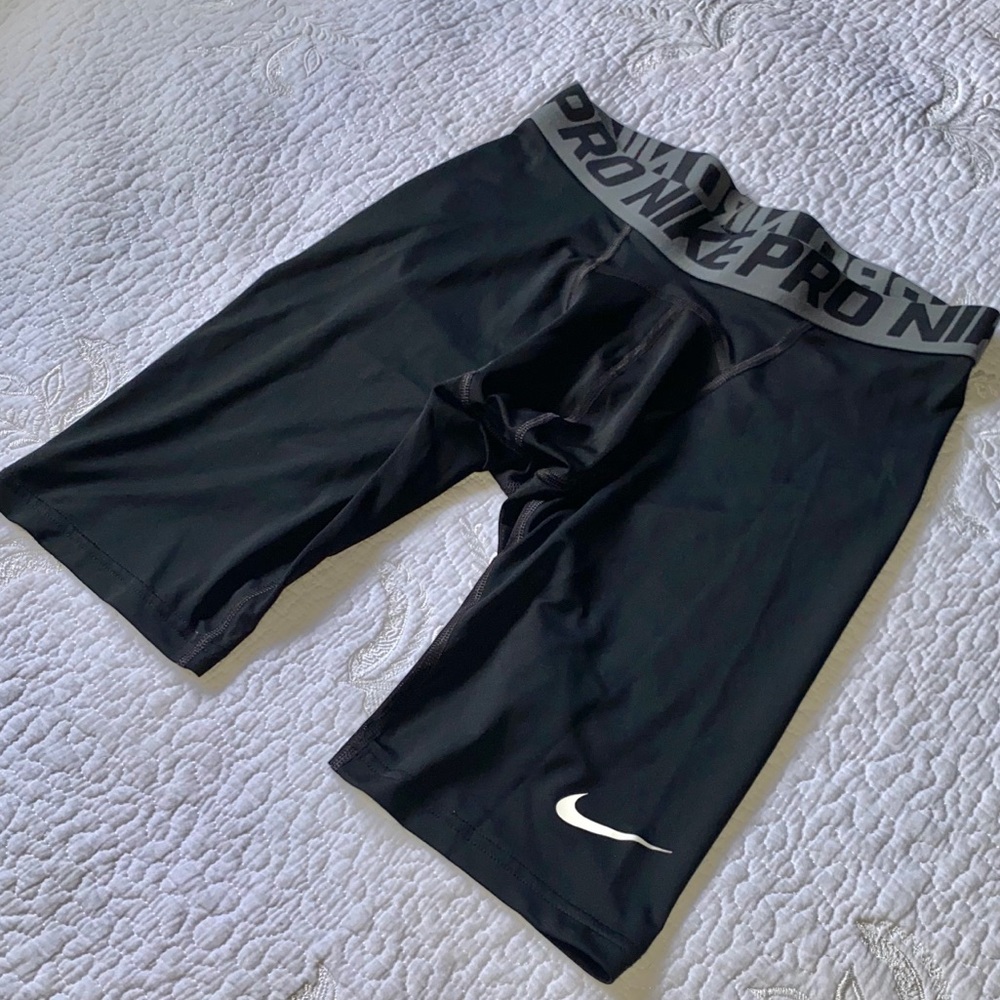 Nike Pro PRICE FIRM